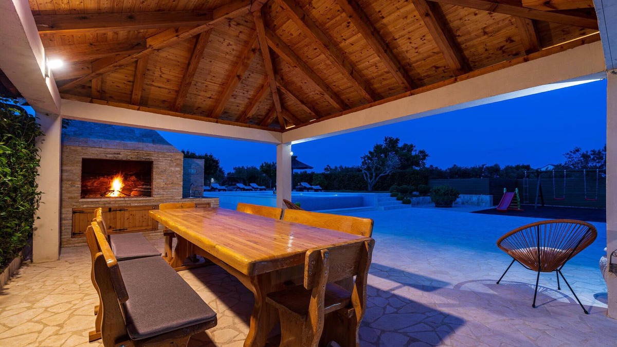 Pristeg House | Look forward to a wonderful vacation in this attractive vacation home with pool.