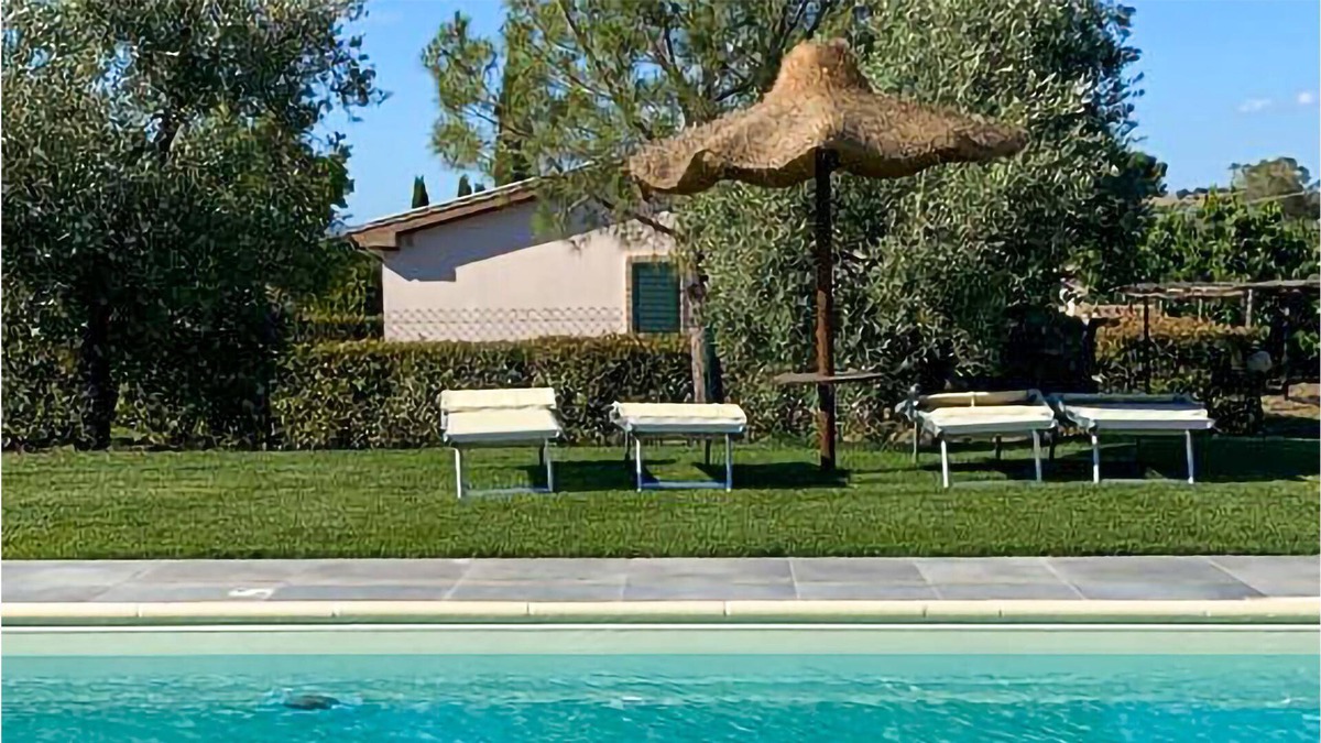 Grosseto House | Look forward to a wonderful vacation in this appealing vacation home with pool and great views of th