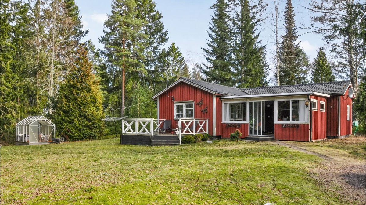 Molkom House | Look forward to a wonderful vacation in this inviting vacation home.