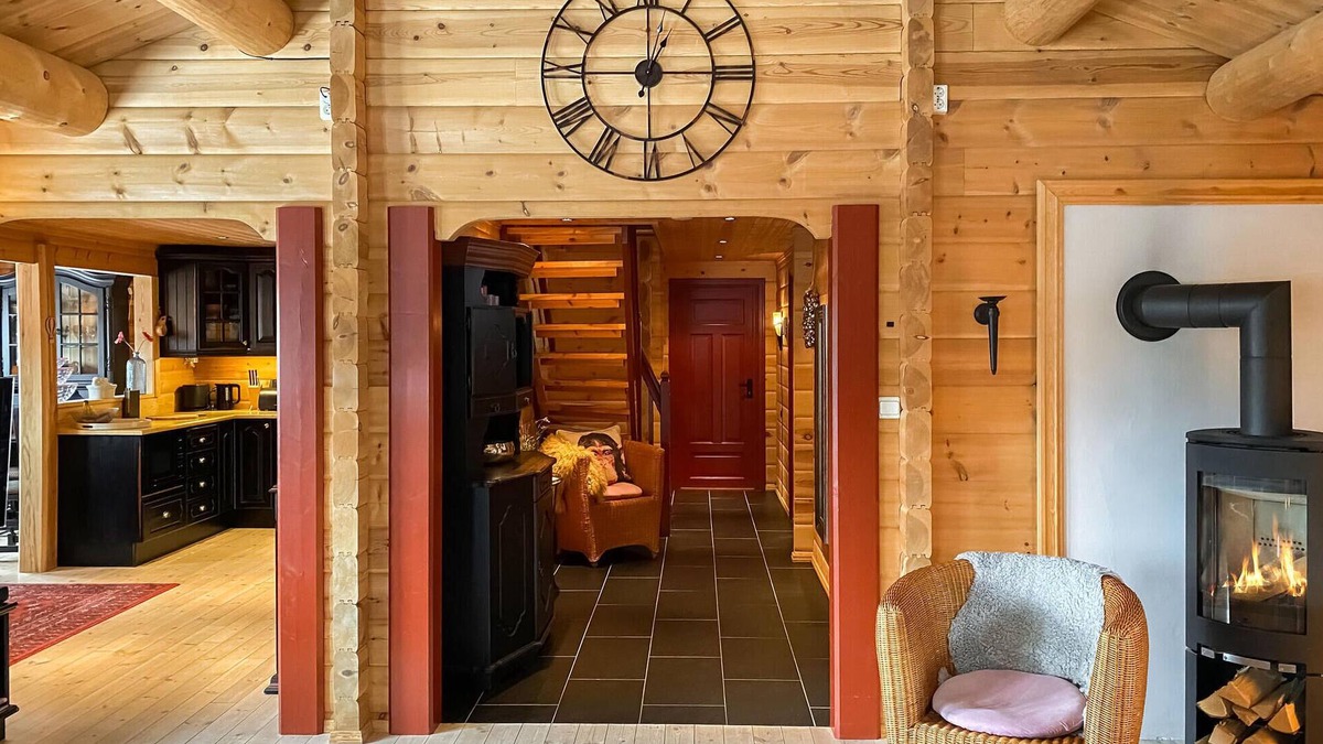 Bjorli House | Look forward to this comfortable vacation home with outdoor jacuzzi and sauna.