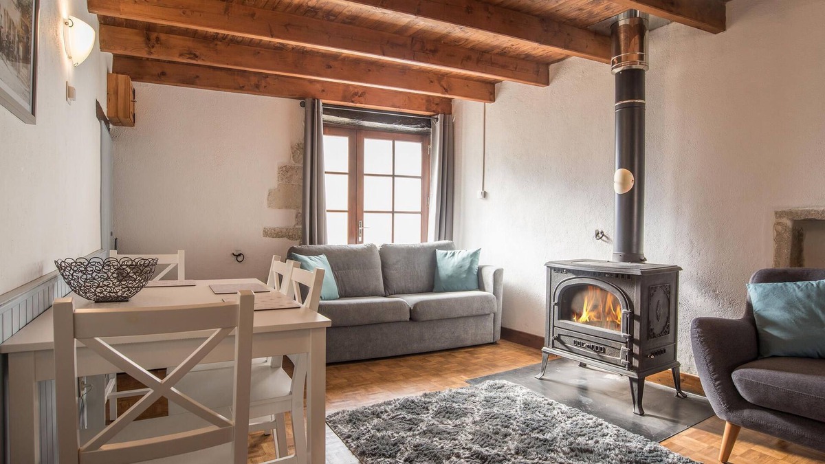 Nanclars House | Look forward to wonderful vacations in this accommodation with a shared pool.