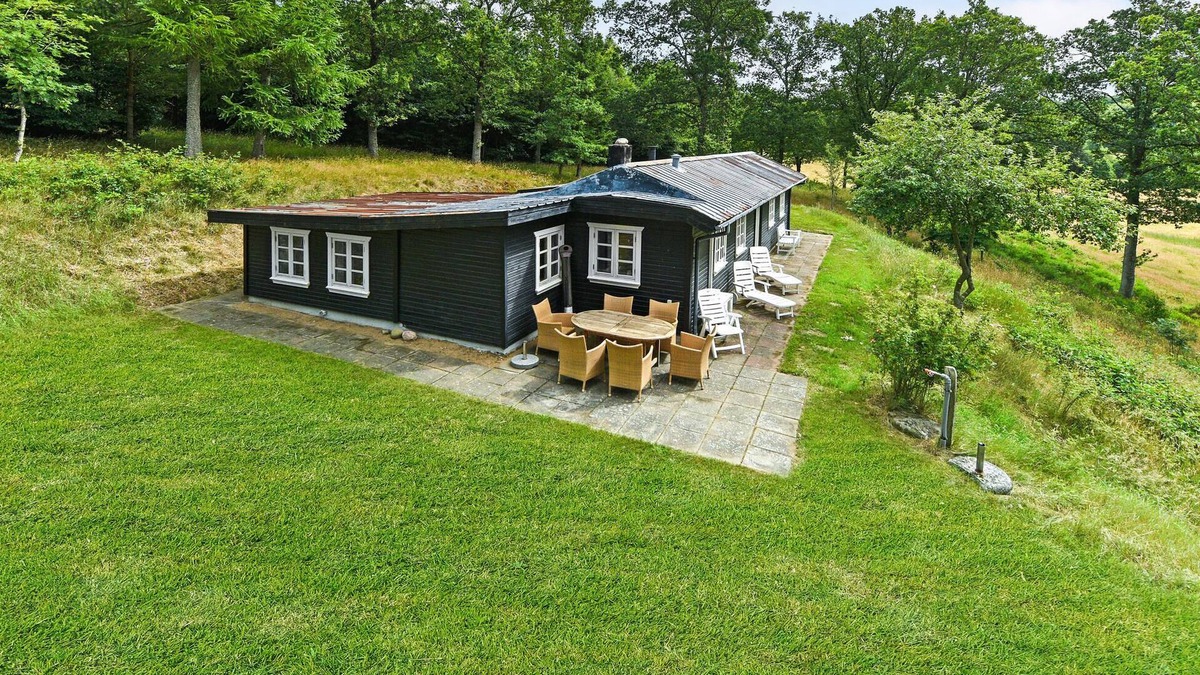 Randbol House | Look forward to your cozy vacation home in a green landscape.