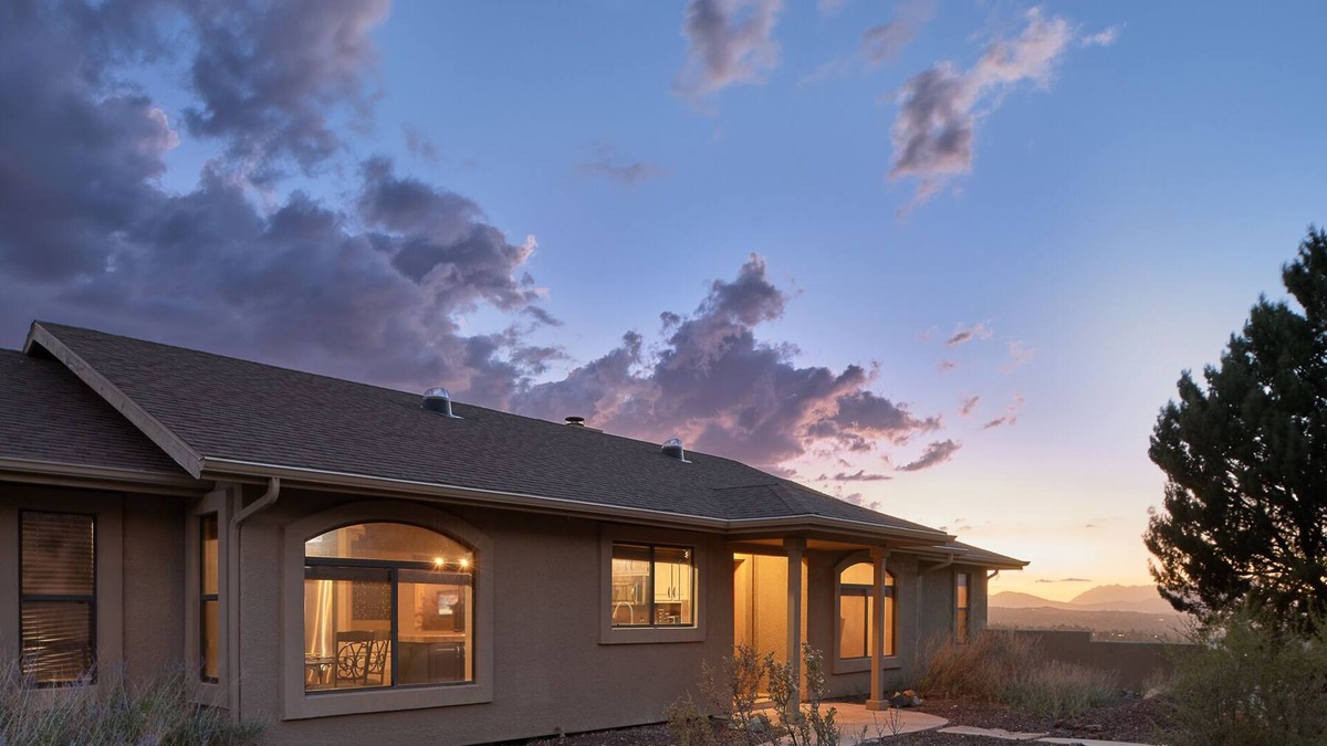 Hidden Valley Ranch House | LOOK NO FURTHER-4,000sf Hillside with Views TV's & Pool Table