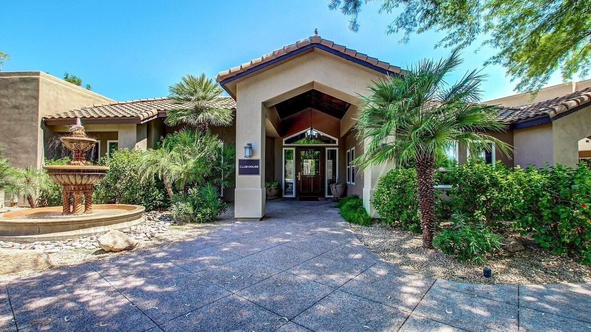 Central Scottsdale Condo | Look No Further! Resort Like Condo - 2 BD (Kings)/2 Full BA +3 Pools!