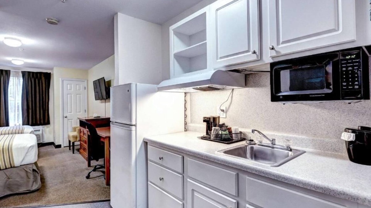North Westminster House | Looking for a place to call home for a while?
