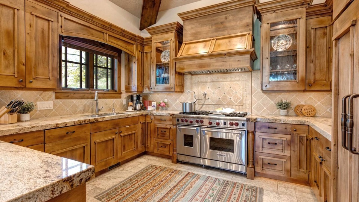Deer Valley Cottage | Lookout Drive 5 Bedrooms PLO-6599 by KBM