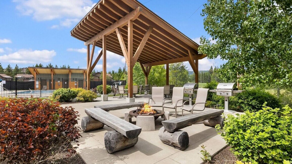 Cle Elum Hotel | Lookout Mountain