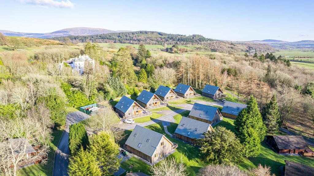 Newton Stewart Ski Chalet | Lord Galloway 35 with Hot Tub
