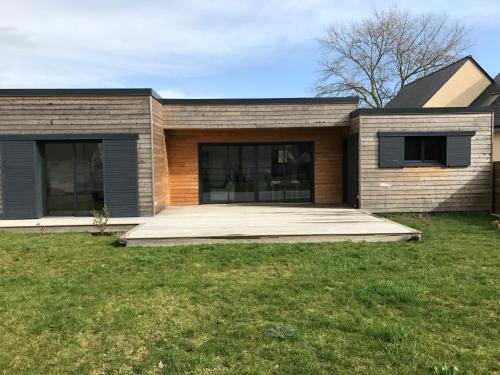 Jullouville House | Loregate