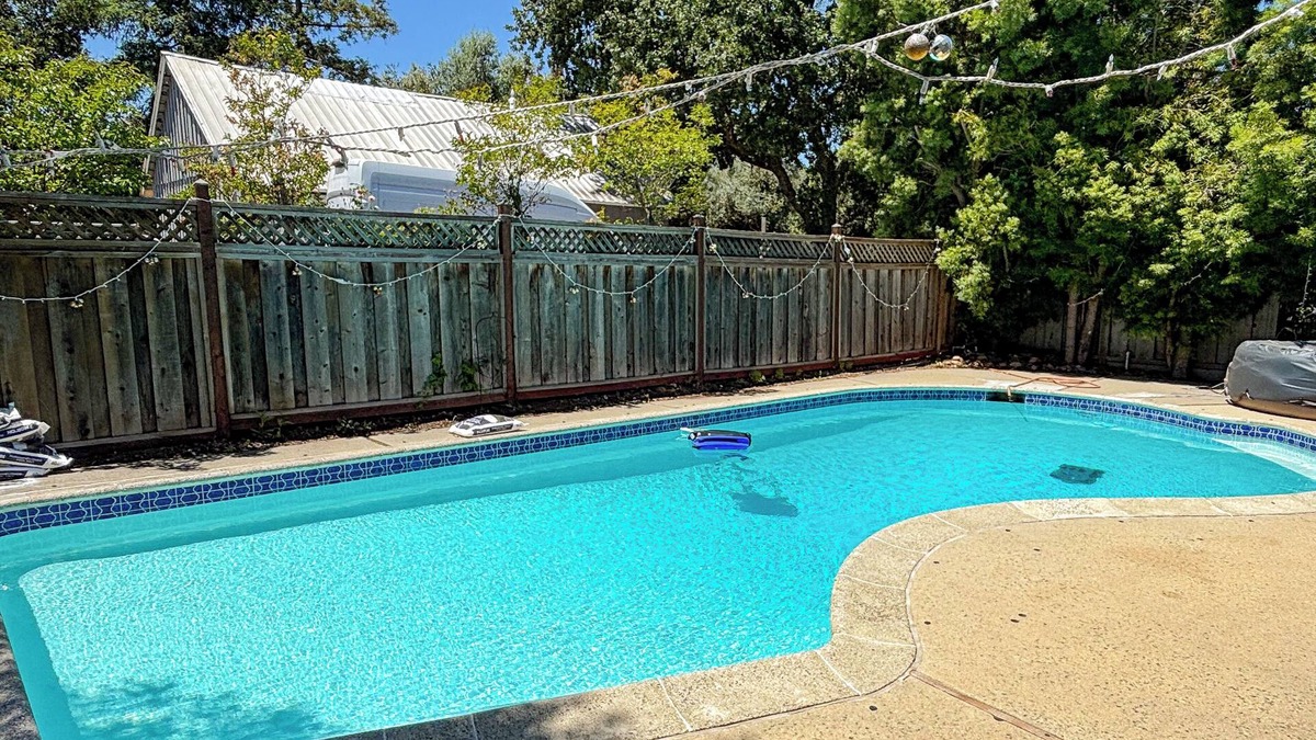 Los Altos Hills House | Los Altos Hills Retreat Near Stanford w/Pool, KTV, Hot Tub & Game Room