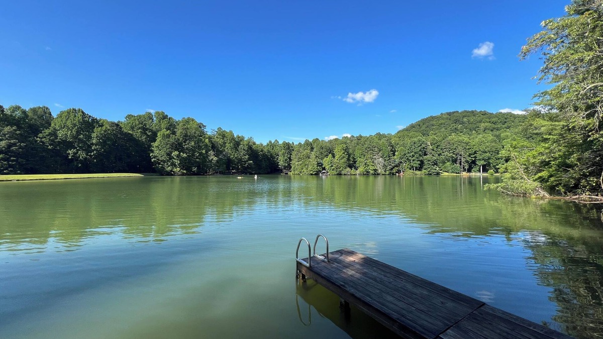 Brevard House | Los Pinos, 3/4-Bedroom Lake House near Rosman. Sleeps 10