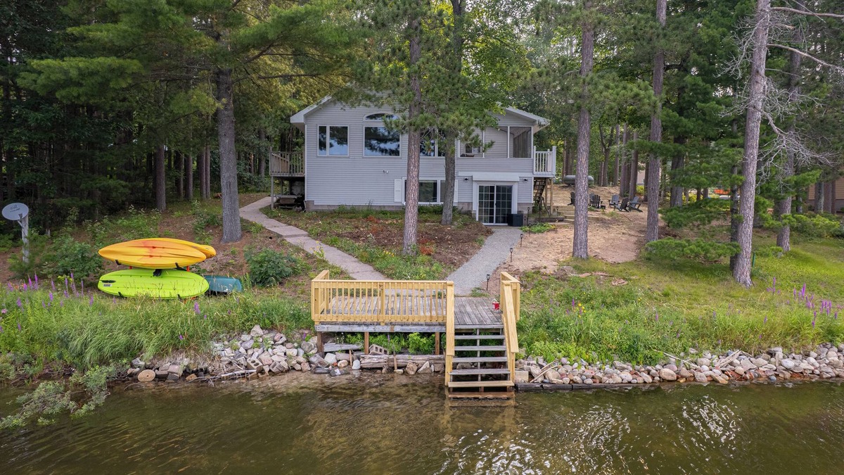 Wetmore House | Lost Lake Lodge: Newly Renovated! Pictured Rocks nearby!