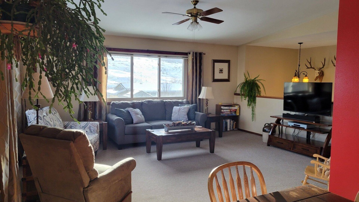 Gardiner Apartment | Lost Pines Guesthouse - Beautiful views and only 5 minutes to Yellowstone Park