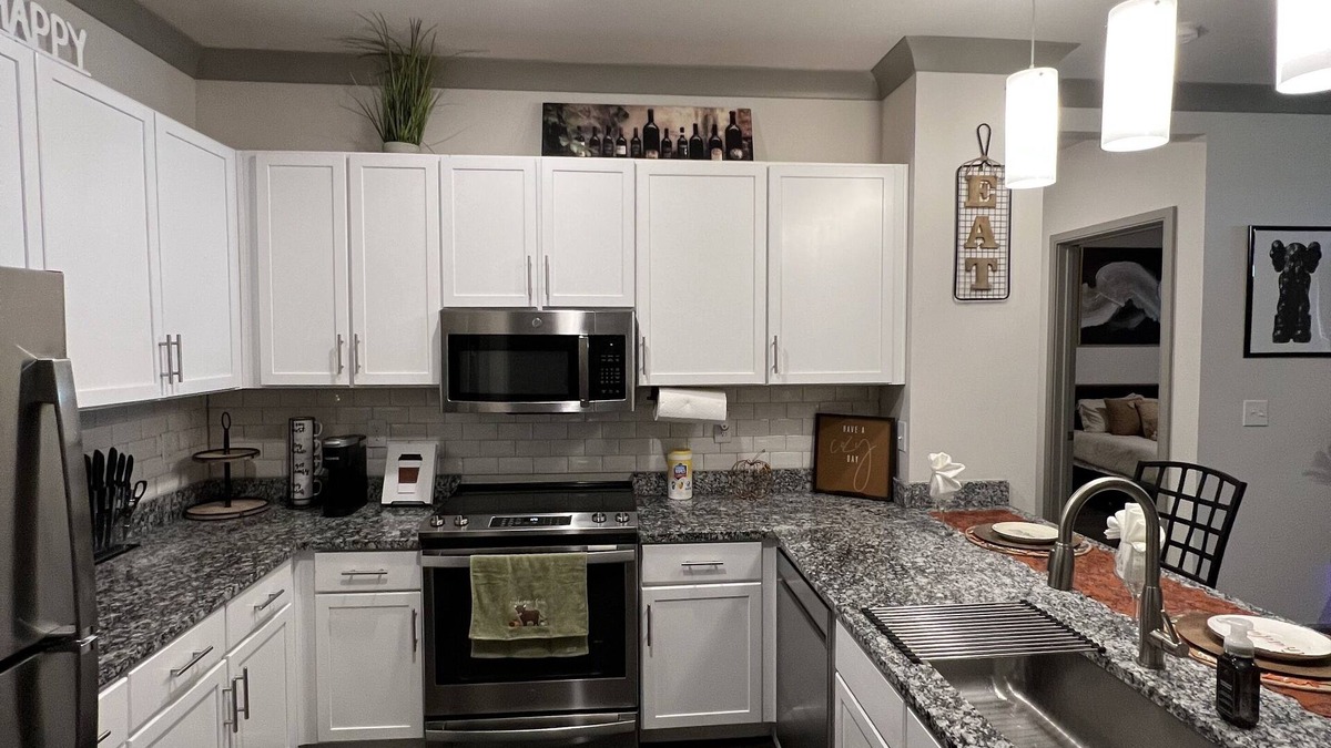 Buechel Apartment | Lott Lux Living: Luxurious 1Bd 1Ba with Unrivaled Elegance and Modern Amenities