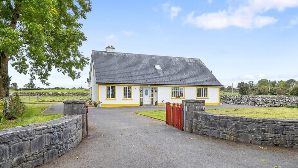 Neale Ski Chalet | Lough Mask Fishing Lodge - Ideal for groups