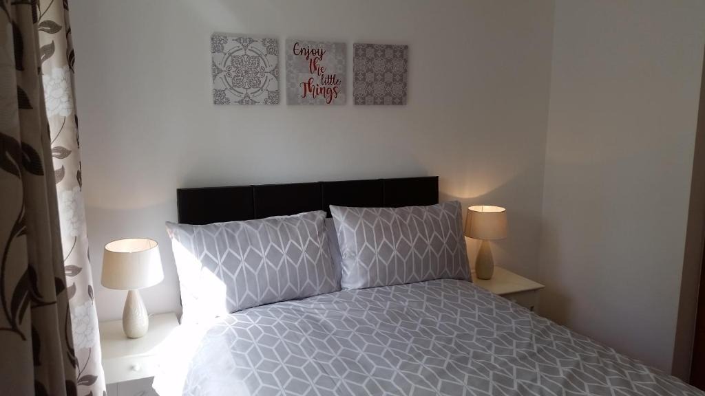 Mohill House | Lough Rynn Stylish Self-Catering