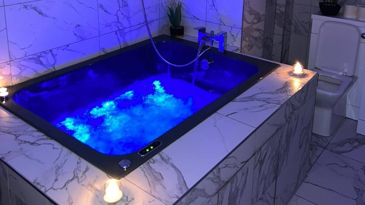 Bradford Apartment | Louis Vuitton Suite/ Medusa suite at Park View Apartments