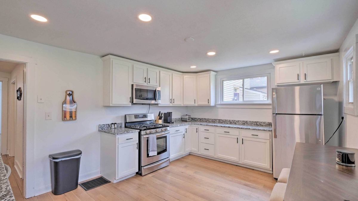 Highlands House | Louisville Gem w/Yard, Walk to Bars + Dining