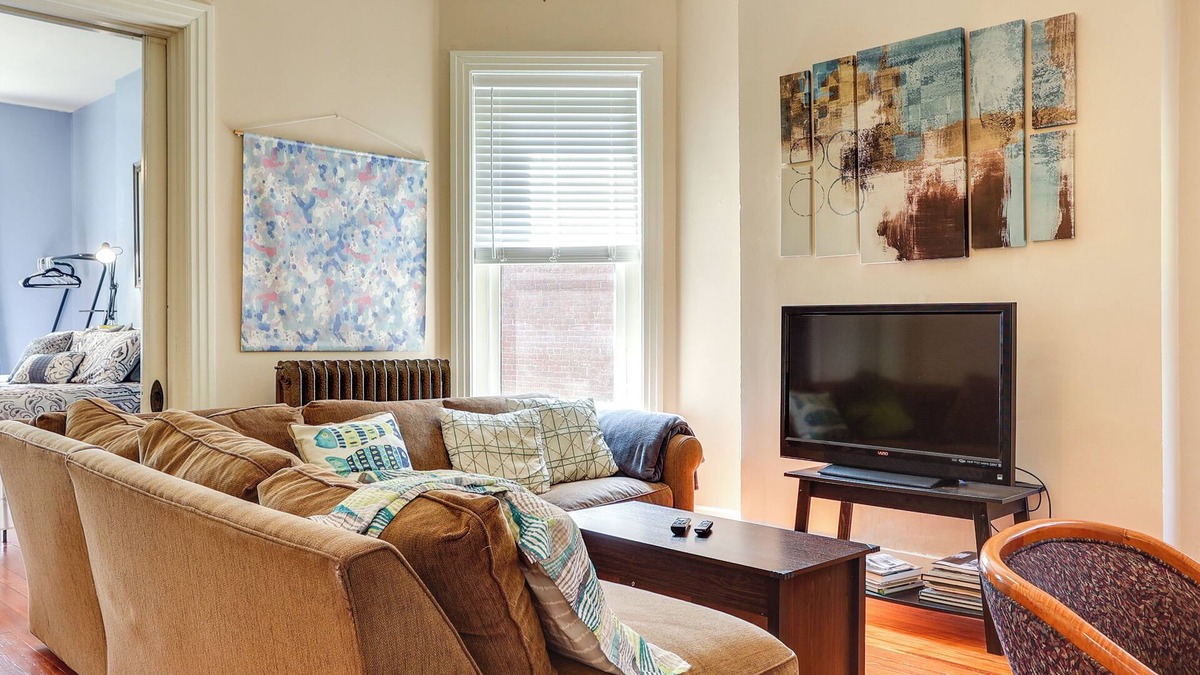Old Louisville Apartment | Louisville Vacation Rental 2 Mi to Churchill Downs