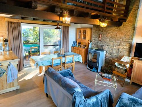 Blaimont House | Louloudia - Bonsoy Jaune 12 Blaimont - huis in het bos met mooi zicht en rustig gelegen