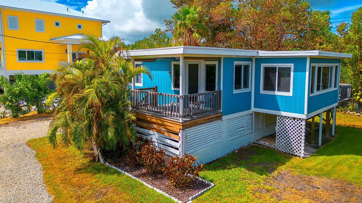 Summerland Key House | Love Shack | Charming 2 bed/1 bath cottage on Summerland Key