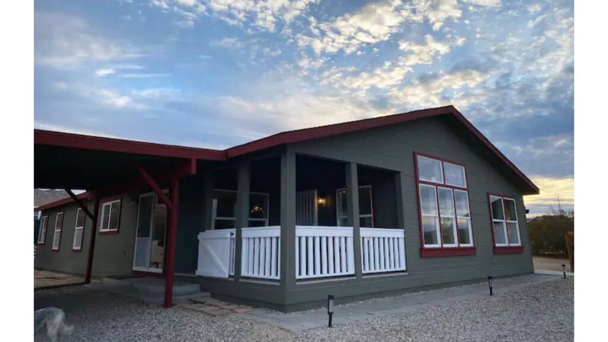 Panorama Heights House | Love Song Retreat in Panorama Heights