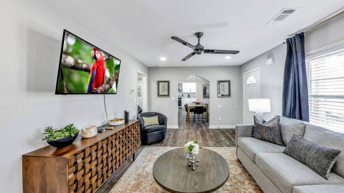 Austell House | Love Street Retreat|Immaculate Rebuild 4BR Private