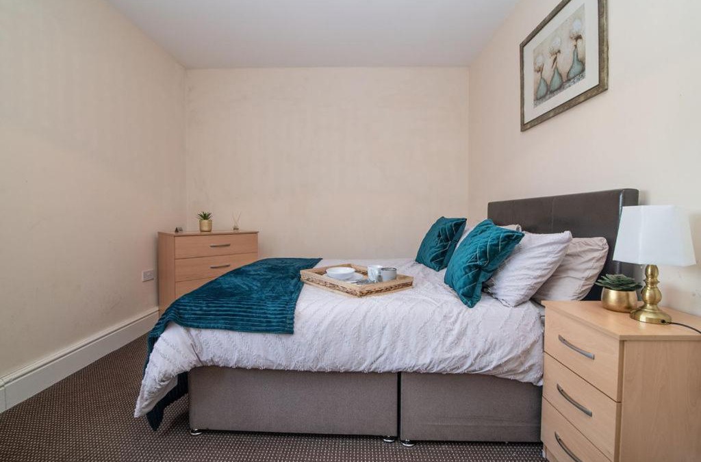 Brierley Hill Apartment | Lovely 1 bed apart.Contractors.NearRussellHillHosp