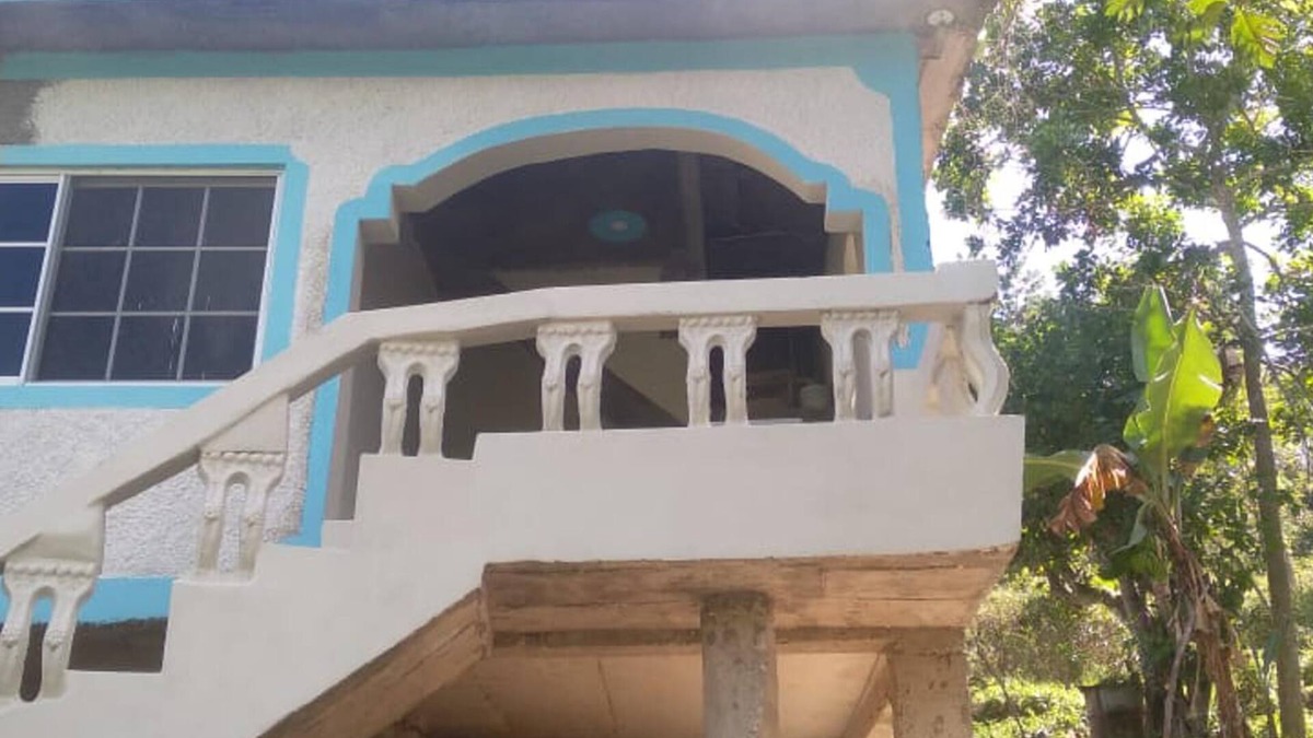 Ewarton Cottage | Lovely 1-bed Cottage in St Catherine Jamaica
