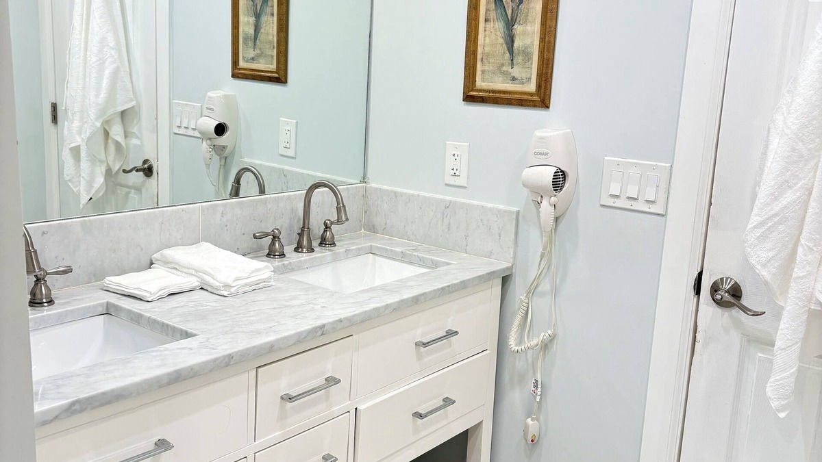 Stamford Apartment | Lovely 1-bedroom Basement apartment in Stamford