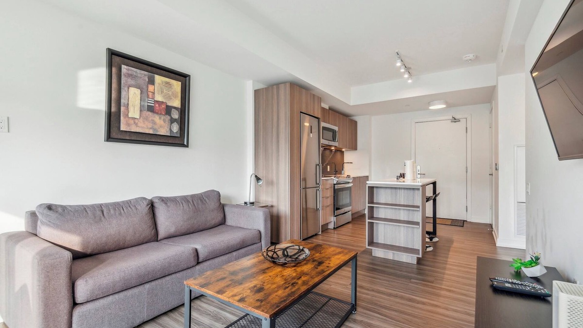 Bay Street Corridor Apartment | Lovely 1-BR in DT Toronto