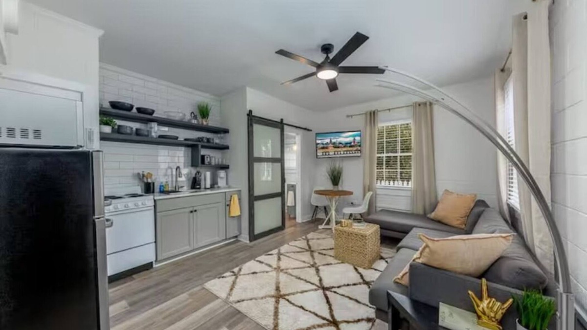 New Bern Apartment | Lovely 1 BR with King bed Apt 1