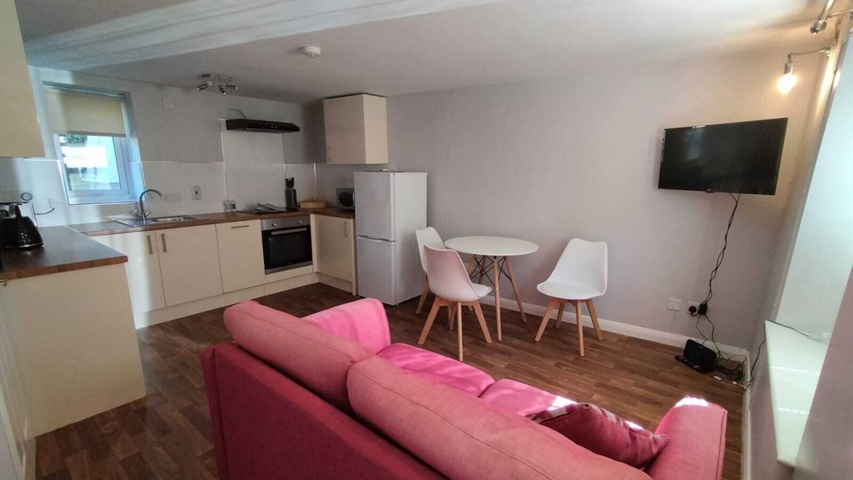 Wincanton Apartment | Lovely 2-Bed Apartment in Wincanton Somerset