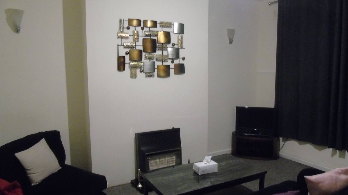 Bolton House | Lovely 2-Bed House in Bolton Greater Manchester