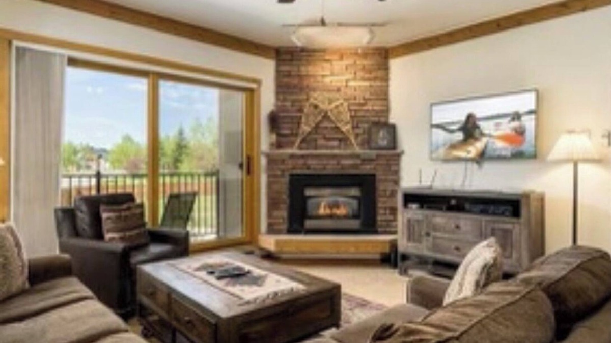 Steamboat Springs Condo | Lovely 2 bedroom condo - steps from gondola/mountain base