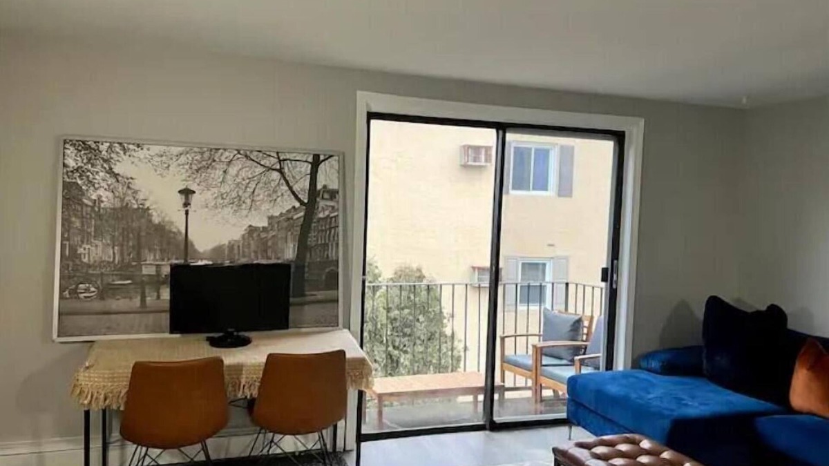 Clifton Heights House | Lovely 2-Bedroom with Garage Parking