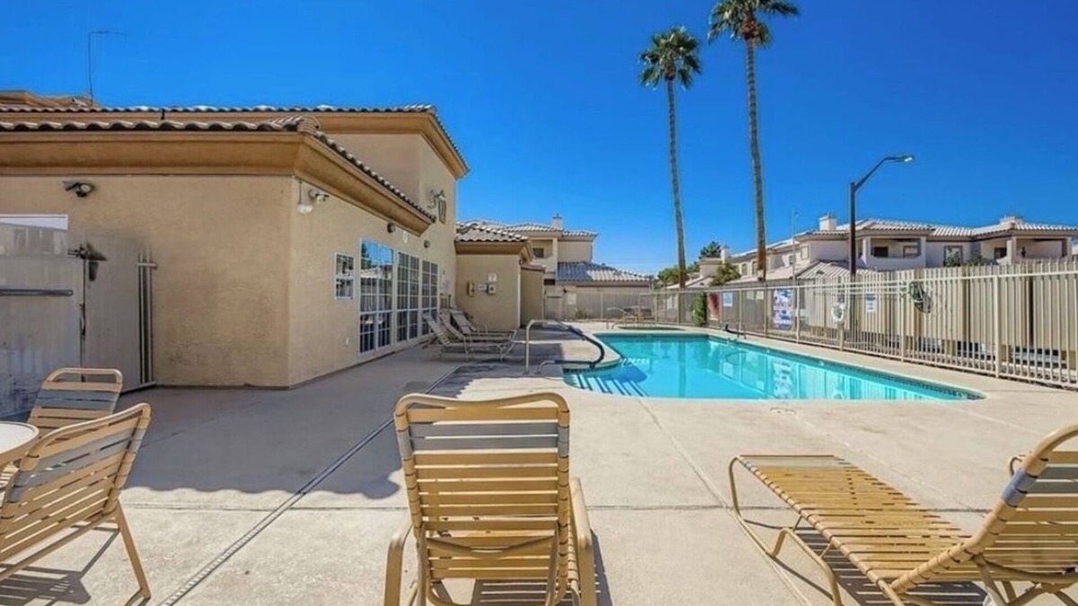 Las Vegas Condo | Lovely 2-bedroom 2 -bath cozy, quiet and secure condo