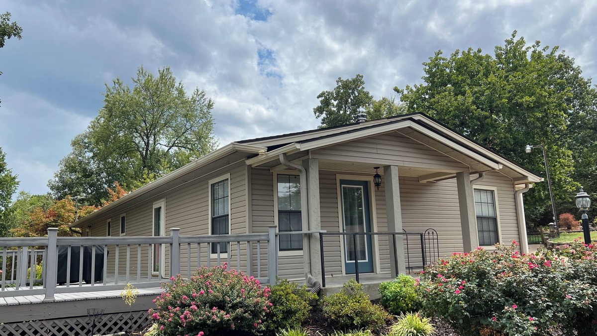 Subiaco House | Lovely 2 bedroom 2 bath home at the base of Mt Magazine near Subiaco Academy