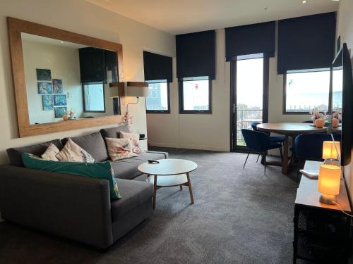 Frankston Apartment | Lovely 2-bedroom apartment, breathtaking view!