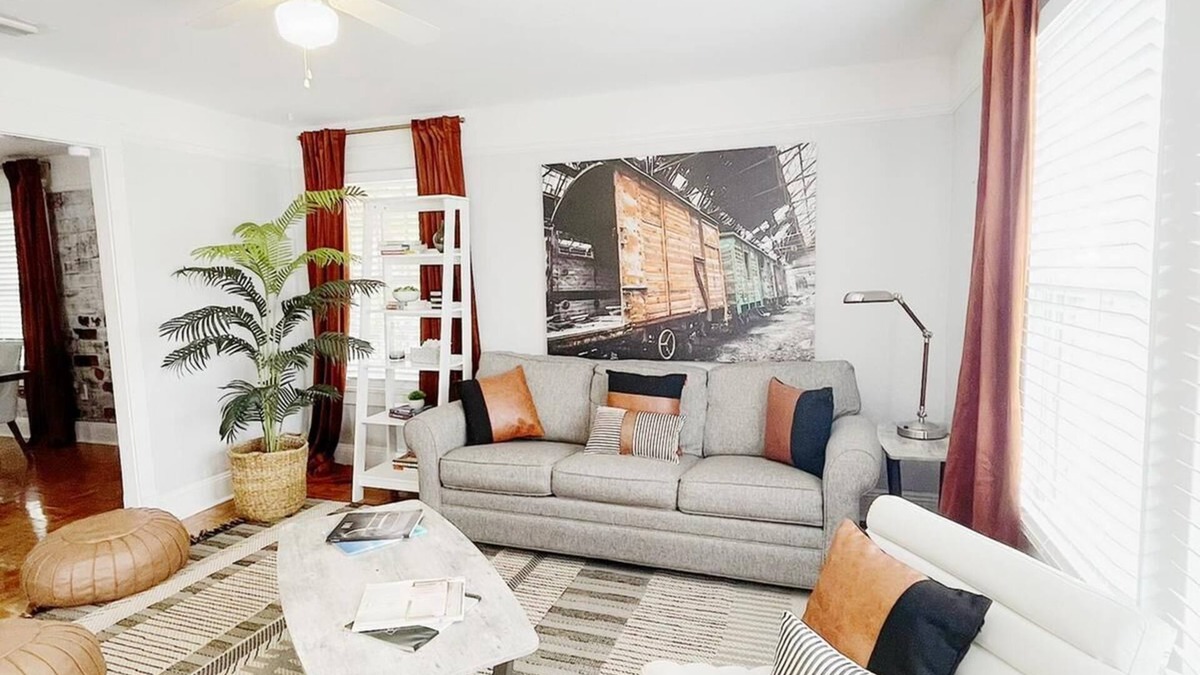 Virginia Park Apartment | Lovely 2 bedroom rental, 2 minutes from the bay