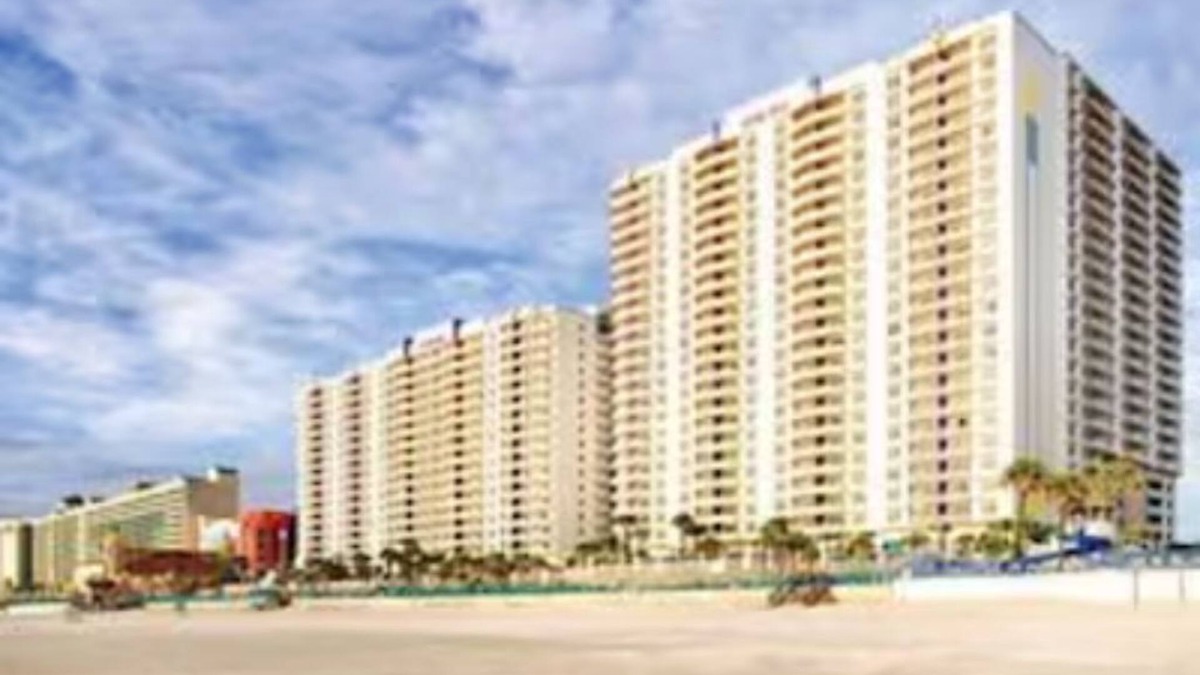 Daytona Beach Villa | Lovely 2 bedroom condo on the beach