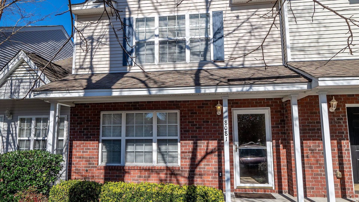 North Charleston House | Lovely 2bd/2.5bath Centrally Located