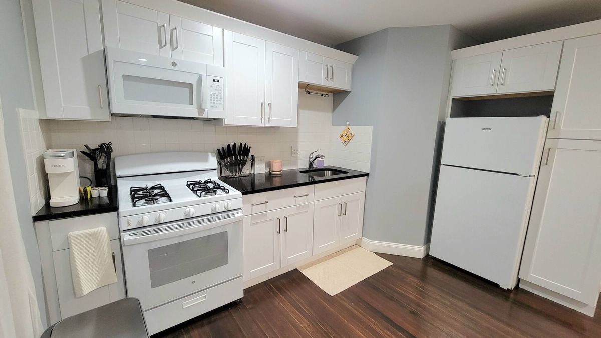 Bridgeport Apartment | Lovely 2bd close to Major Attractions!