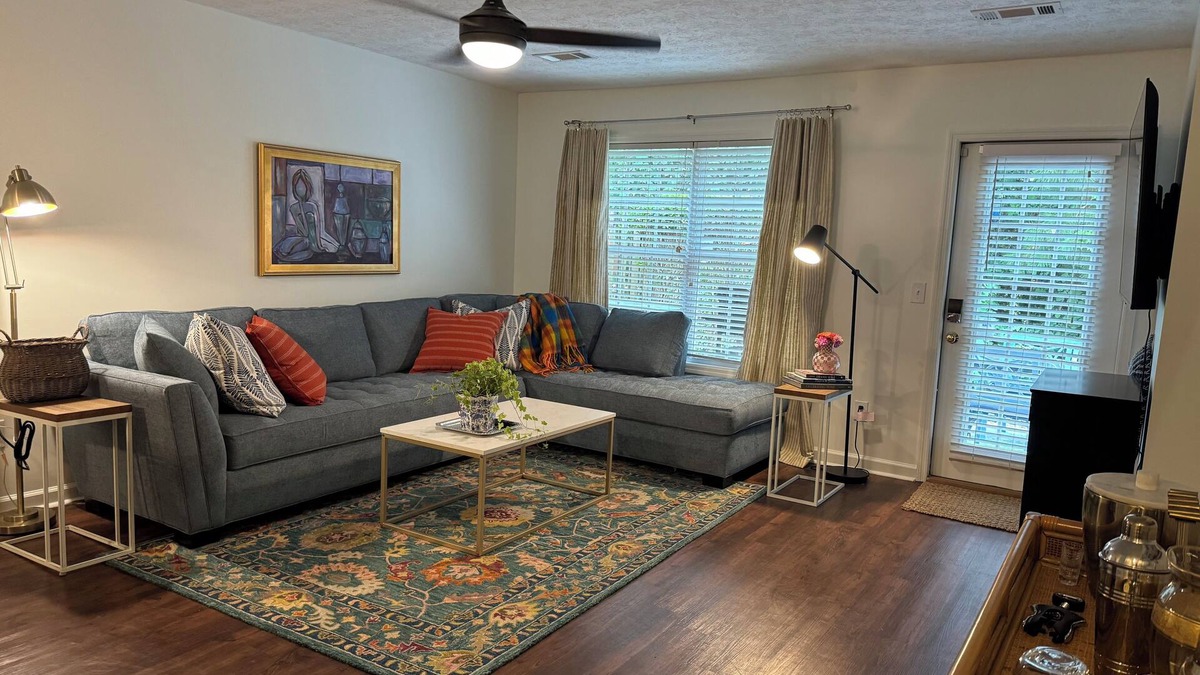 Auburn Condo | Lovely 2BR 2.5BA Condo