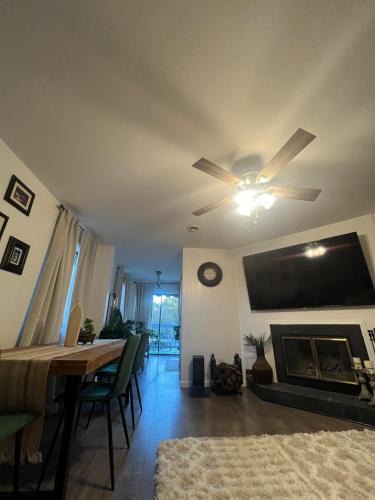 Wilmington Apartment | Lovely 2BR Condo near UNCW Beach