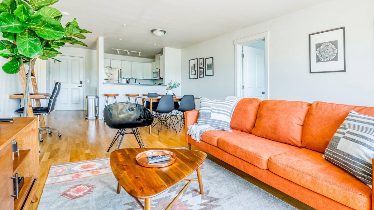 Queen Anne Apartment | Lovely 2BR in Queen Anne, Rooftop + Pet-Friendly
