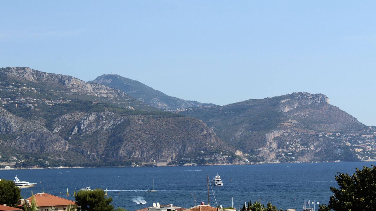 Cap-Ferrat Apartment | Lovely 3 bedroom apartment in village of St Jean Cap Ferrat, sea views and pool