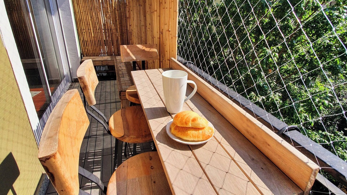 Balvanera House | Lovely 3 bed, 1.5 bath, homely, cosy, bright, airy. Ideal location for tourists.