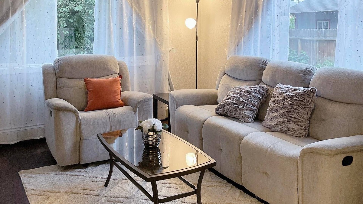 Northeast Anchorage Apartment | Lovely 3 Bedroom Apartment Near JBER
