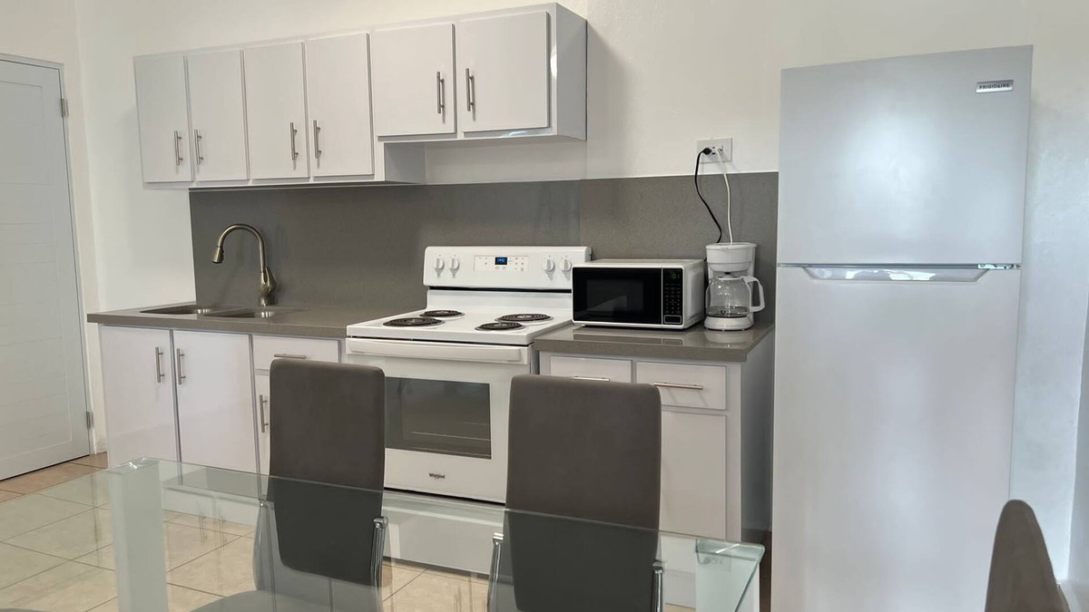 Camaceyes Apartment | Lovely 3-bedroom apt# 2 only 5 minutes away from crashboat beach ..